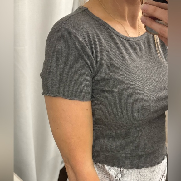 Gray Ribbed Women's Ruffle Hem Top - Picture 7 of 11